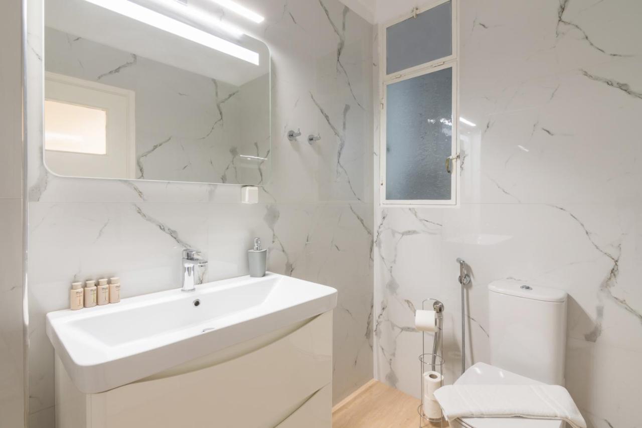 Phaedrus Living: City Center Flat Michalakopoulou Athens Exterior photo